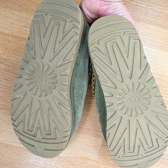 Ugg Tasman green size 7 used - Picture 5 of 6